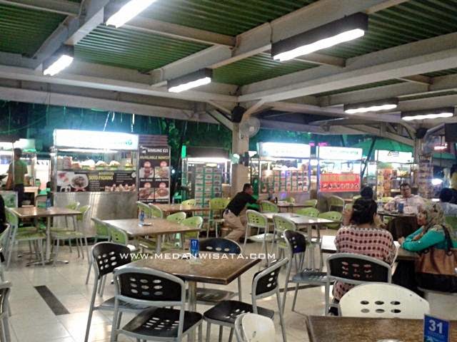 Nongkrong Asik di Amaliun Food Court Medan