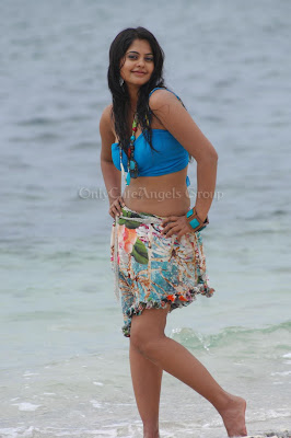 Bindu_Madhavi_Hot_At_Beach