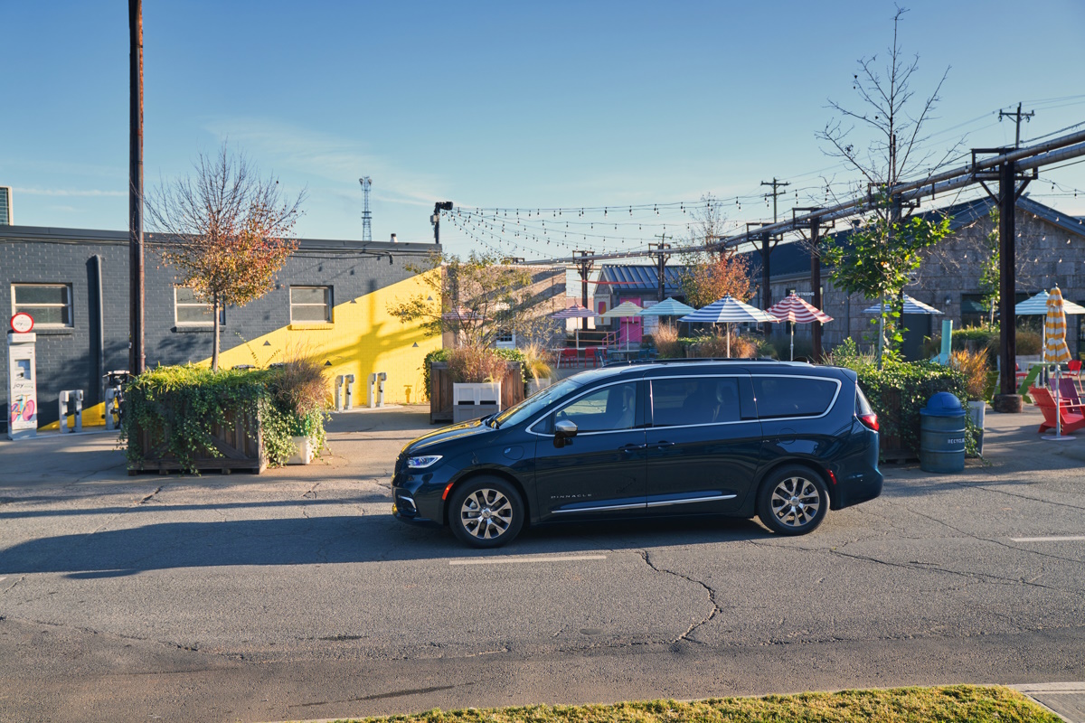Grocery Getter: 2025 Chrysler Pacifica Hybrid