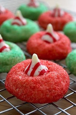 http://www.bakedperfection.com/2010/12/candy-cane-blossoms.html