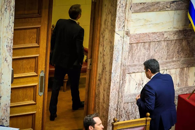 Κυριάκος Μητσοτάκης: Η στιγμή που διέκοψε νωρίτερα την ομιλία του λόγω έντονου πόνου  - Βίντεο