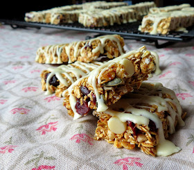 White Chocolate and Cranberry Granola Bars