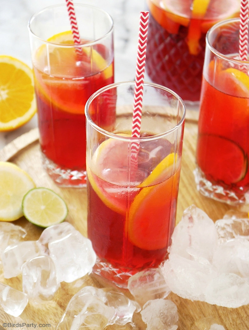 Hibiscus Iced Tea Recipe - quick, easy and delicious drink for summer or for your 4th of July party! by BirdsParty.com @birdsparty #hibiscus #recipe #icedtea #summerdrink #summerrecipe #hibiscusrecipe #hibiscusicedtea #hibiscustea #4thofjuly #drinks #beverages