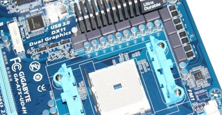 x4186_02_gigabyte_a75_ud4h_amd_a75_motherboard_review.jpg.pagespeed.ic.NTdi_m6CJT