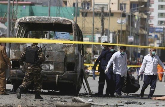 کابل: افغانستان کے دارالحکومت میں مسافر بس زوردار دھماکے میں تباہ ہوگئی جس کے نتیجے میں 6 افراد ہلاک اور 7 زخمی ہوگئے۔