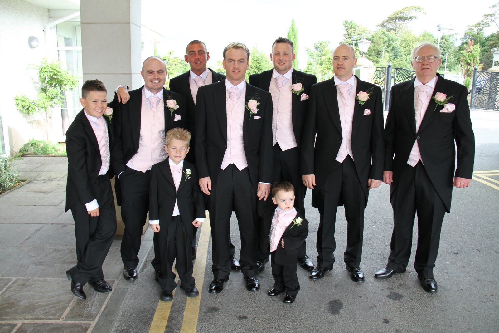 grooms men wedding pictures