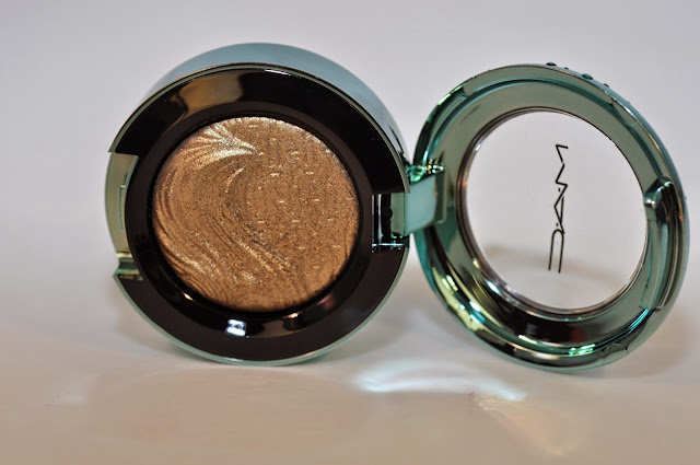 MAC Sea Worship extra dimension eye shadow