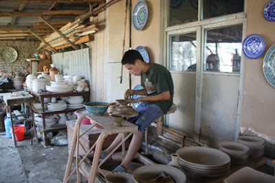 ferghana valley ceramics rishtan, ferghana art craft tours