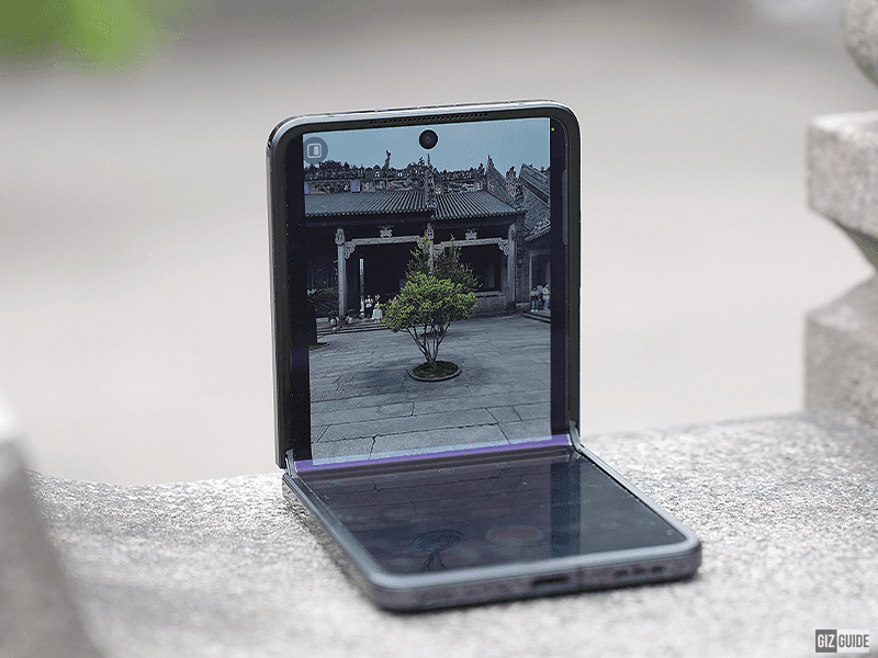 Inner folding screen with notch and selfie camera