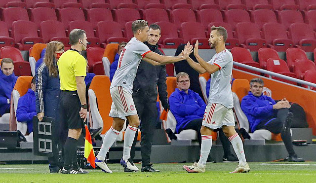 Marcos Llorente sustituye a Sergio Canales para jugar su primer partido con la Selección. SELECCIÓN DE PAÍSES BAJOS 1 SELECCIÓN DE ESPAÑA 1. 11/11/2020. Partido internacional amistoso. Ámsterdam, Países Bajos, Johan Cruyff Arena.