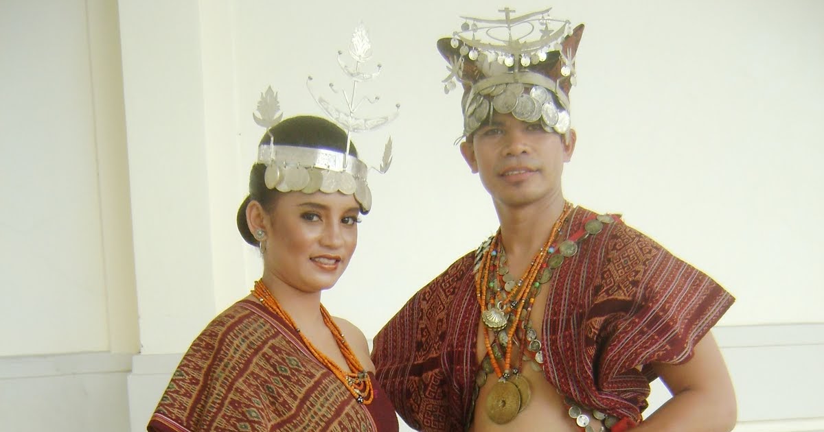 Baju Tradisional Belu Ntt : Pakaian Adat Nusa Tenggara Timur Utara Baju