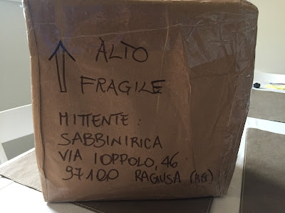 Package sent in Italy with sender or mittente written.