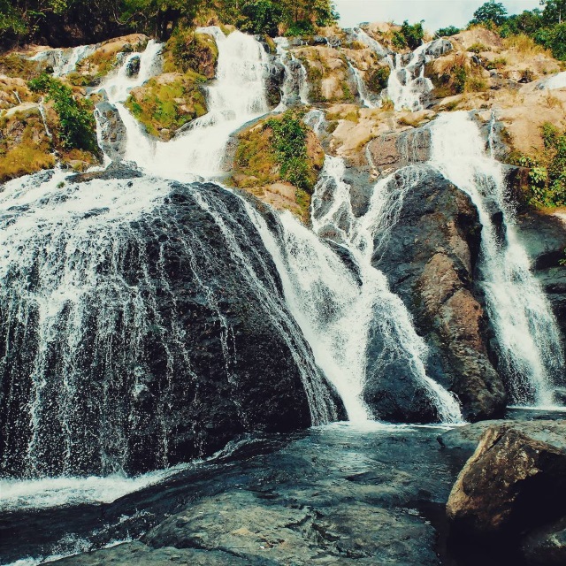 Tarangban Falls