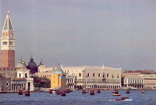 Teatro del Mondo en la Bienal de Venecia 1979 | Aldo Rossi | Planta + sección + axonometría + dibujos 