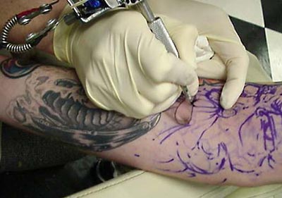 Make tattoo art in hand girl sexy