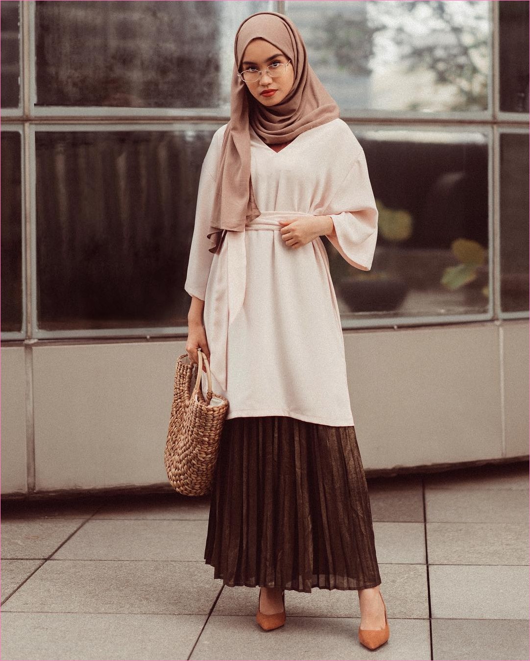 35+ Trend Outfit Rok Untuk Hijabers Ala Selebgram 2019 - Model Baju Muslim Terbaru 2019