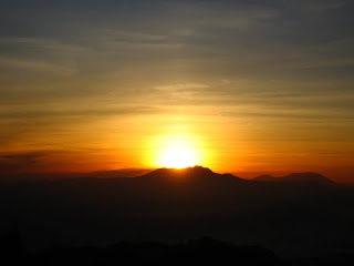 Amazing Sunrise in Mount Bromo, gunung bromo, sunrise, jawa timur, indonesia, tengger, amriholiday, Beautiful Holiday Destinations