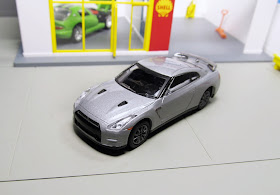 GreenLight Motor World   Nissan GT-R  