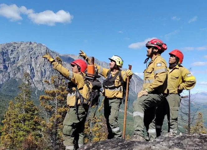Regresan los brigadistas mendocinos de combatir los incendios en la Patagonia