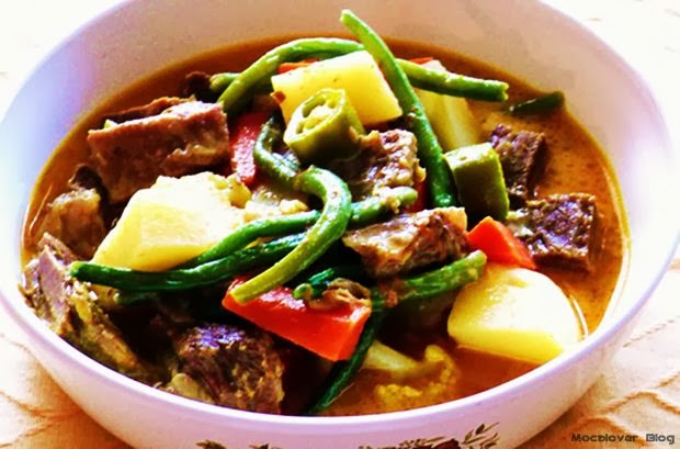 http://mocalover.blogspot.com/2014/01/resep-sayur-lodeh.html