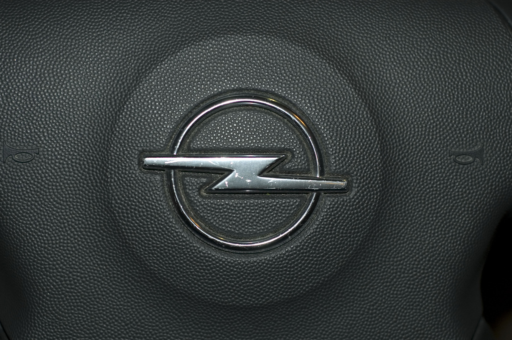 Opel Logo