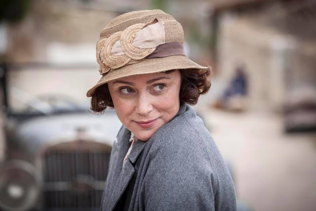 Keeley Hawes Profile pictures, Dp Images, Display pics collection for whatsapp, Facebook, Instagram, Pinterest.