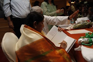 Lata Mangeshkar Launches Her Book Event Image