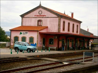 Estacion de tren de Padron Frente a la Casa de Rosalia de Castro