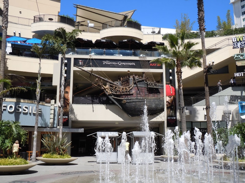 Pirates 4 ship Hollywood and Highland Center