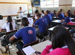 Diretores de escolas estaduais receberão 20% a mais na gratificação a partir de outubro