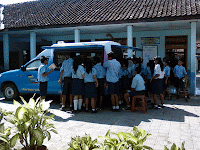 Layanan Perpustakaan Keliling ke Sekolah Menengah Pertama