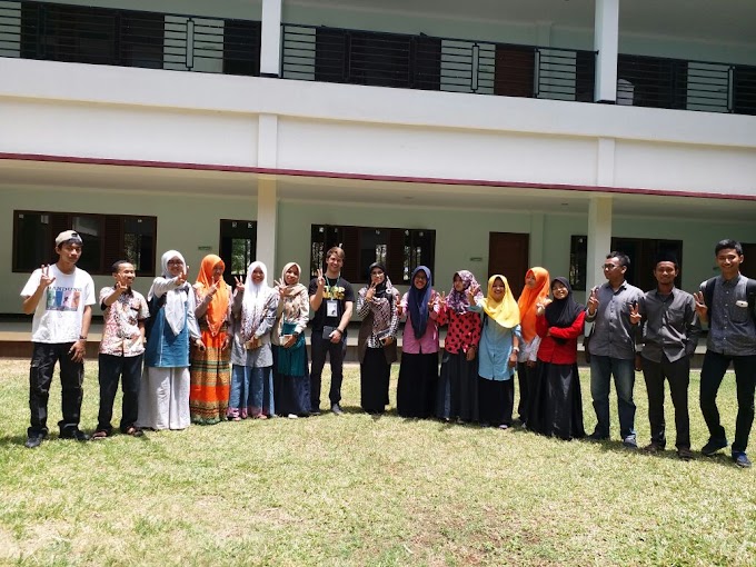 Peace-Santren Community berbagi pengalaman dengan Collin dari Peace Generation