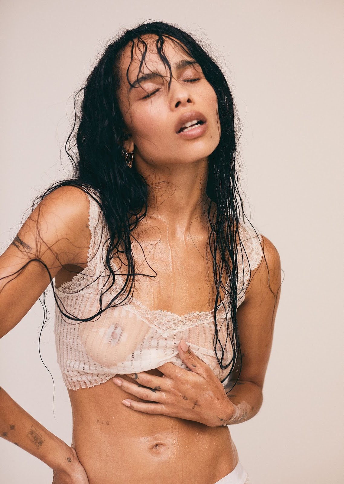 Zoe Kravitz sexy body naked photo shoot