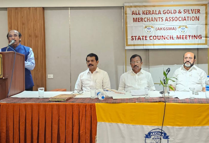 CAG, Report, Gold, Silver, Merchants, AKGSMA, Kochi, GST, Tax, Opposition, Based on CAG report, approach of ruling and opposition parties not correct, says Gold and Silver Merchants Association.
