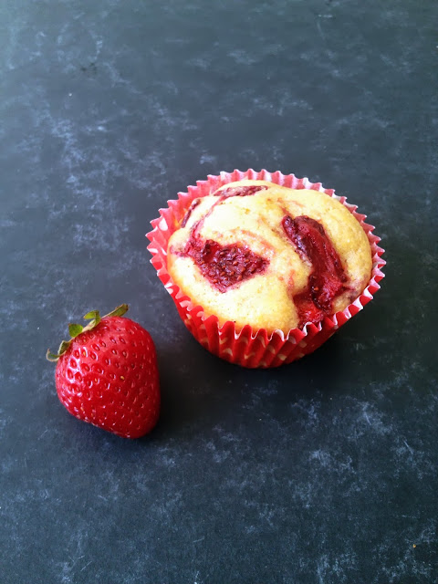 Roasted Strawberry Cornmeal Muffins--- www.whenlifegivesyousprinkles.blogspot.com