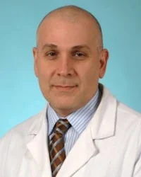 Dr. Galvin é o Diretor do Centro de Saúde Cerebral Abrangente da Universidade de Miami.