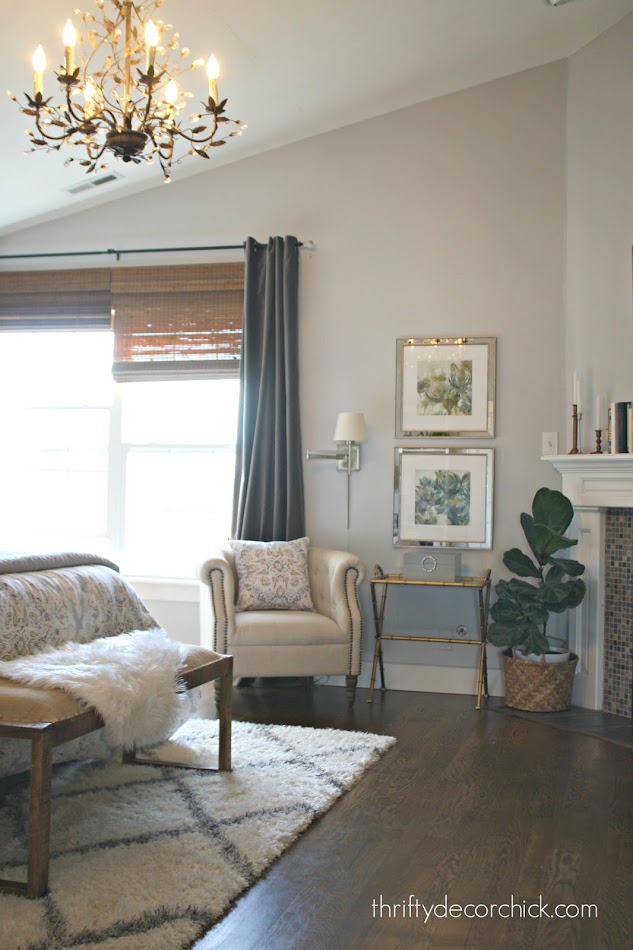 Light gray walls bedroom