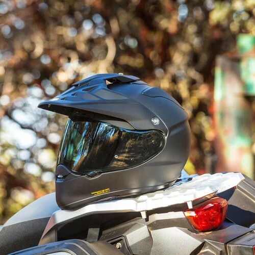 From highway to trail, the Shoei Hornet ADV ensures safety and comfort on all your rides