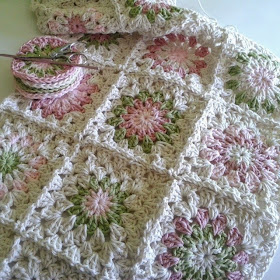 Manta tejida a crochet - Granny squares