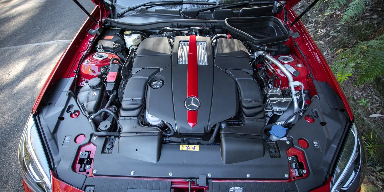 Mercedes-AMG SLC43 sở hữu động cơ cực mạnh so với thân hình