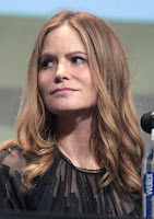 Jennifer Jason Leigh