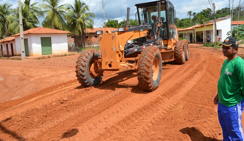 PREFEITURA DE ESPERANTINÓPOLIS REALIZA TRABALHOS DE RECUPERAÇÃO DE RUAS E BAIRROS DA SEDE E POVOADOS