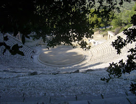 το αρχαίο θέατρο της Επιδαύρου
