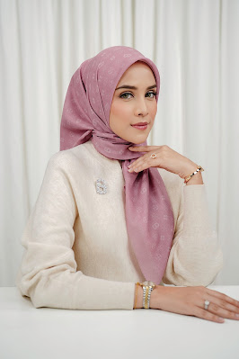 BUTTONSCARVES MONOGRAM SERIES IN MAUVE 4