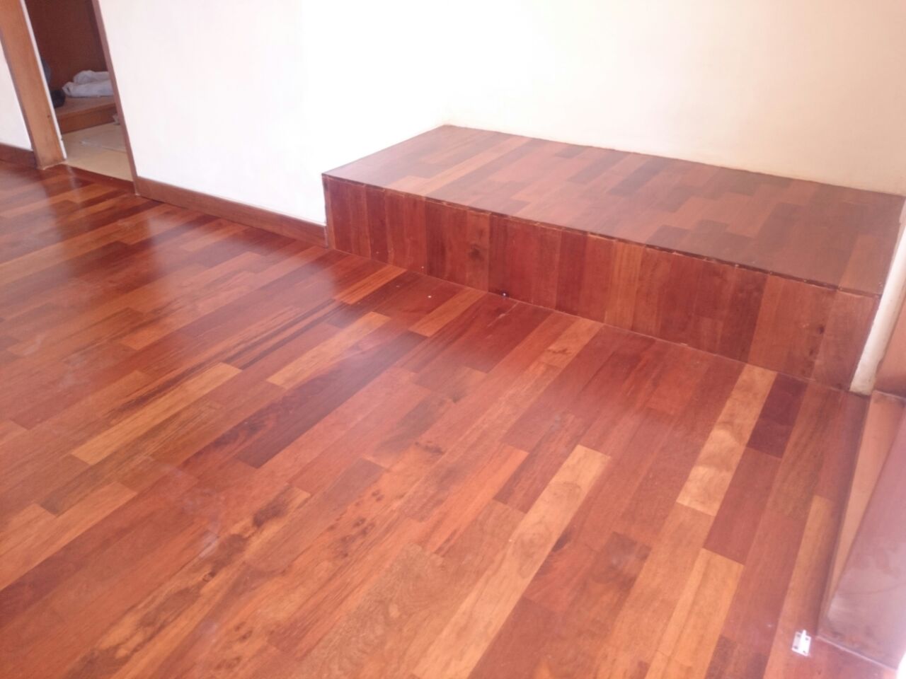 Membedakan Lantai kayu  Solid dan Laminated  Rajawali 