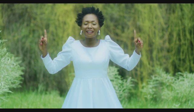 Download Gospel Video Mp4 |  Beatrice Mwaipaja – Bwana Mungu Nashangaa