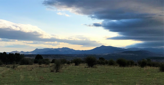 anorámica de las sierras de La Cabrera y Guadarrama desde Prádena del Rincón