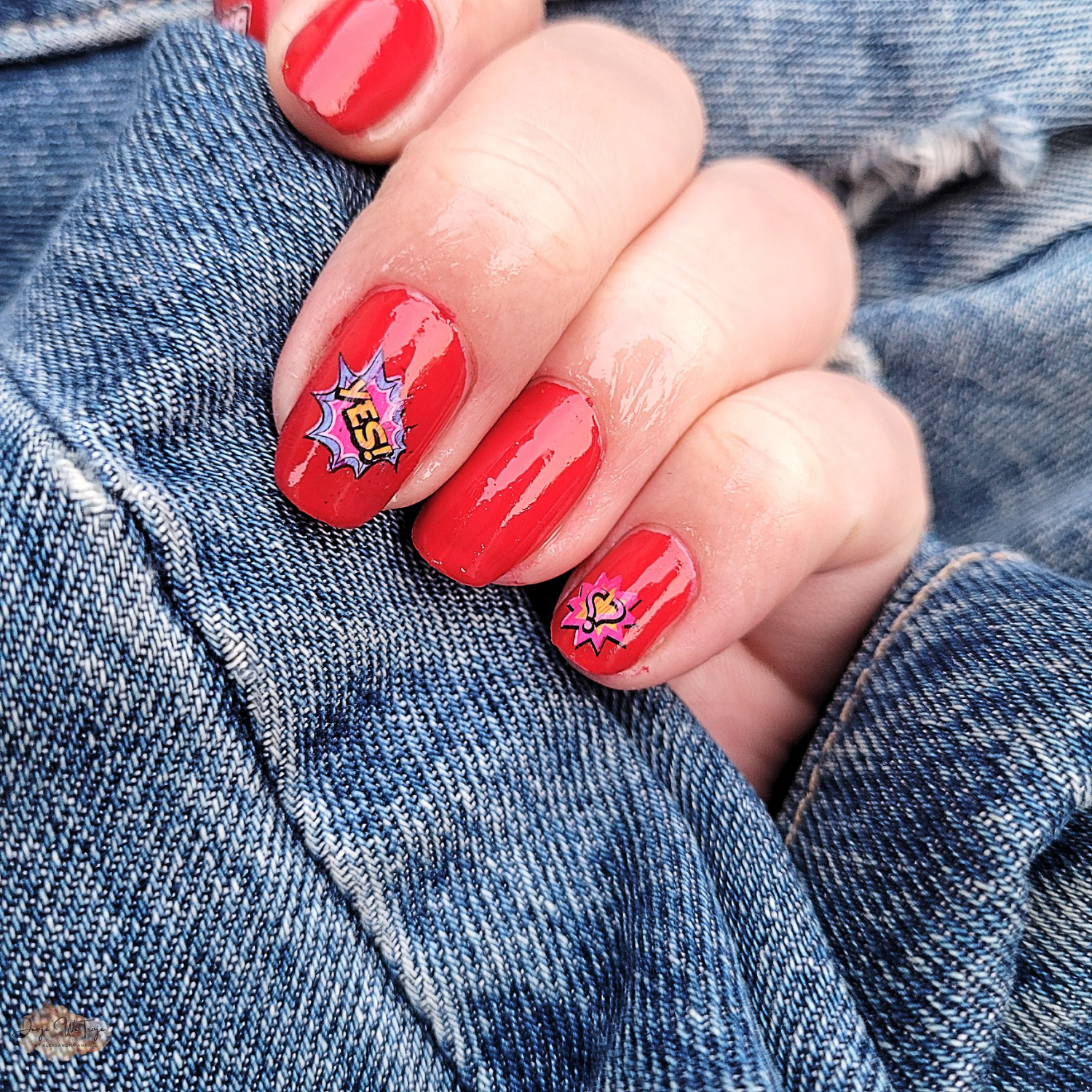 Inspiracja na manicure, czerwone paznokcie inspiracja, pomysł na paznokcie, pomysł na czerwone paznokcie, komiksowe paznokcie, klasyczne paznokcie,