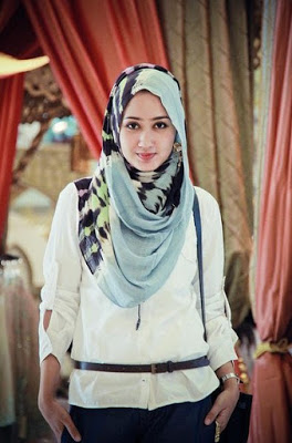 Aneka Gaya Hijab Artis Tebaru Yang Lagi Ngehitz, Mana 