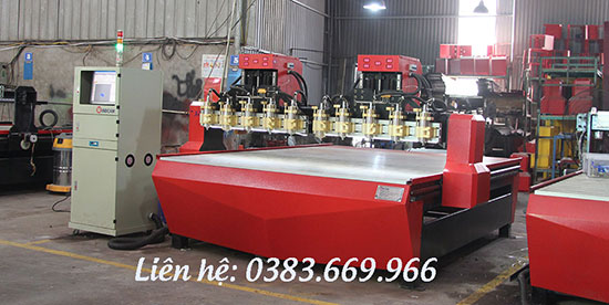 Các mẫu máy khắc cnc nhiều đầu đang được sử dụng nhiều 3